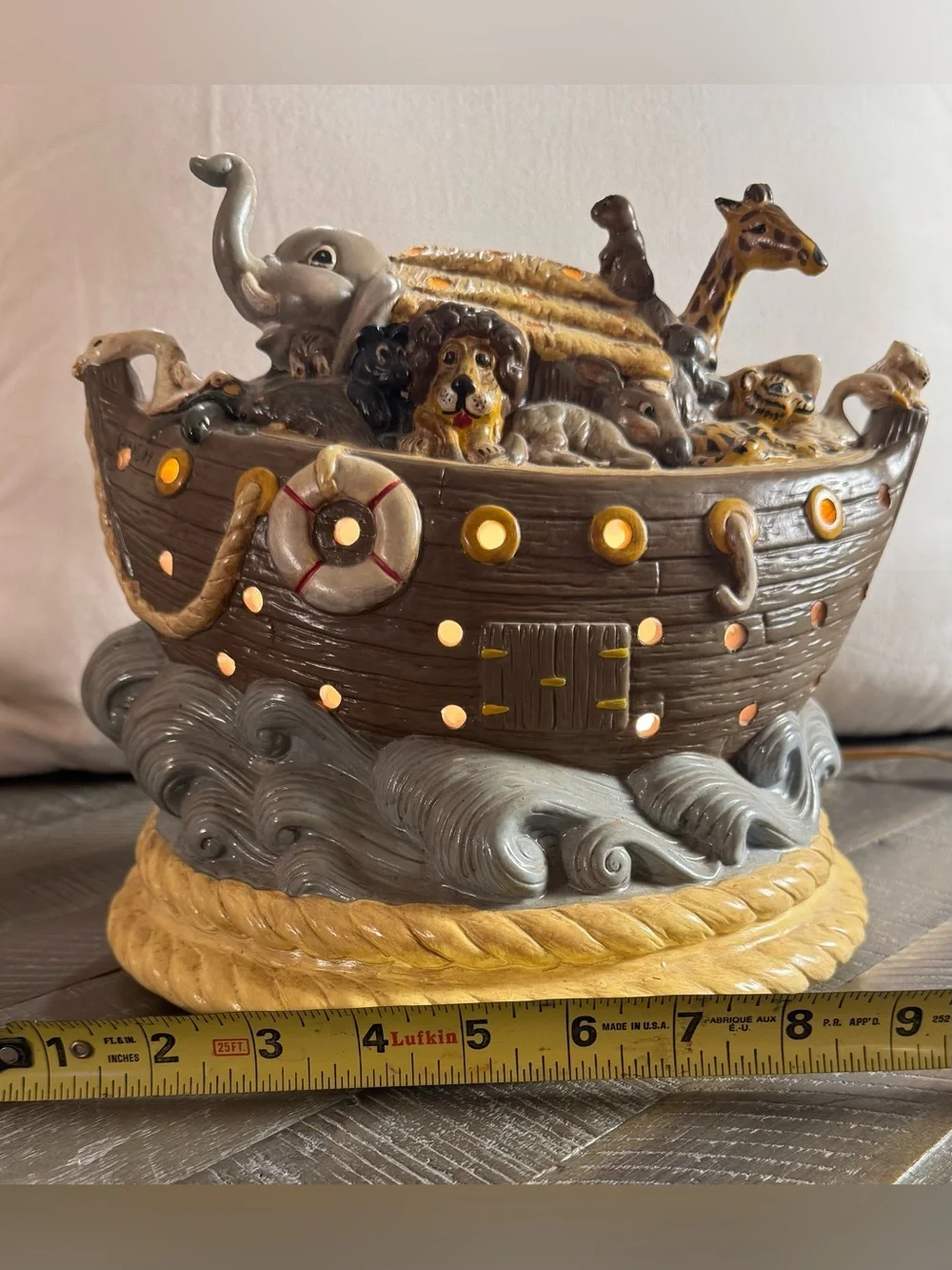 Vintage 1973 Atlantic Mold Noah’s Ark Lighted Ceramic Lamp Decor this is a rare!